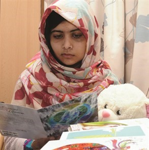 100 ألف يطالبون في عريضة إلكترونية بترشيح ملالا الباكستانية لـ«نوبل للسلام»