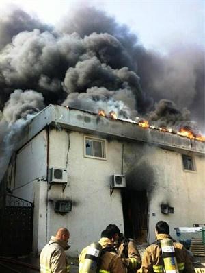 الحريق خلق سحبا دخانية كثيفة في سماء ميناء عبدالله