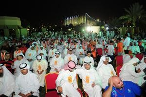 المواطنون في انتظار بدء الفعاليات

