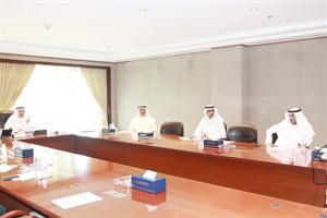 مساعد العسعوسي وصلاح باقر وسمير البناي وطارق الراشد اثناء الاجتماع
