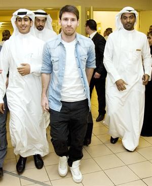 ميسي لدى وصوله مطار الرياض استعدادا لمواجهة السعودية افپ