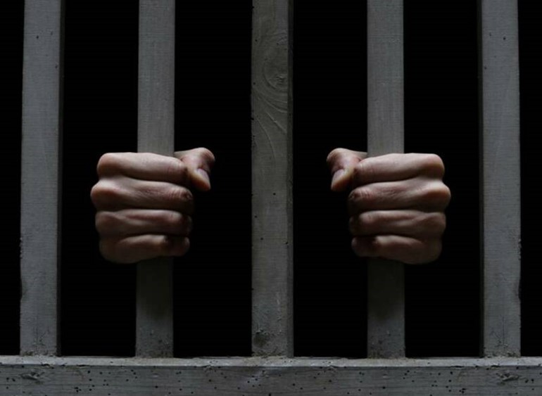 محكمة مصرية تقضي بالسجن مدة قرن على زعيم عصابة و40 عاماً على معاونيه