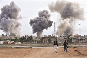 صورة من الجانب التركي لقصف النظام السوري لمدينة راس العين افپ