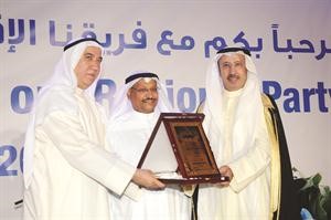 الكويتية تكرم رئيس مجلس الادارة سامي النصف﻿