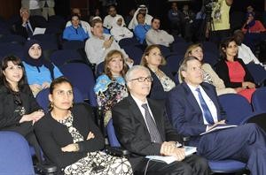السفير الاميركي في مقدمة الحضور