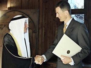دسهيل شحيبر اثناء تقديم اوراق اعتماده
