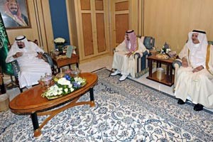 خادم الحرمين الشريفينلدى وصولهالى مدينة الملك عبدالعزيز الطبية للحرس الوطني لاجراء العملية الجراحية
