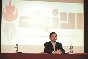 الزميل محمد الحسيني خلال تلقيه اسئلة طلاب الجامعة الاميركية﻿هاني الشمري