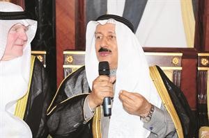جواد بوخمسين ملقيا كلمته
