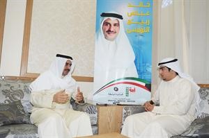 خالد النومس متحدثا للزميل سلطان العبدان
