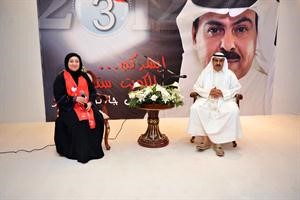باسل الجاسر وعريفة الندوة خلال اللقاء المفتوح سعود سالم
