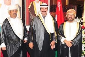 الشيخ فهد سالم العلي يهنئ السفير العماني
