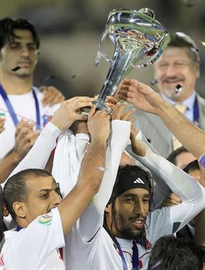 فرحة لاعبي الكويت بالكاس