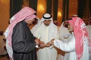 سعد الخنفور بين ابناء الدائرة﻿