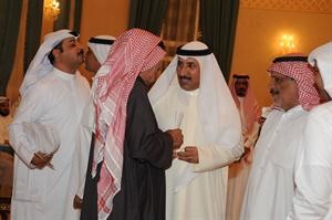 ويستمع لاحد الناخبين﻿