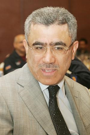 حسين اسماعيل