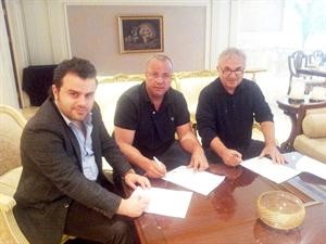 سمير القدومي يوقع اتفاقية الشراكة مع انجين بارمان
