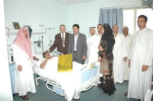 فوزي اللمعي ونبيل اليني وممدوح عبدالله خلال زيارة احد المرضى﻿