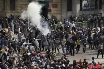 تجدد الاشتباكات وسط القاهرة في ذكرى «محمد محمود»