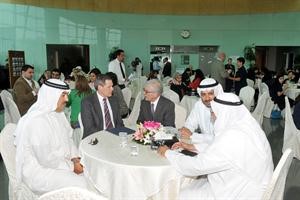 حوار بين دكاظم بهبهاني والسفير تولر وعدد من الحضورمتين غوزال