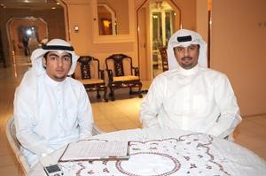 حسام العتيقي متحدثا الى الزميل سلطان العبدان	هاني عبدالله﻿