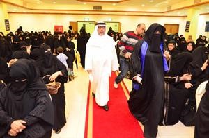 ناخبات الدائرة الخامسة في انتظار كلمة البوص﻿