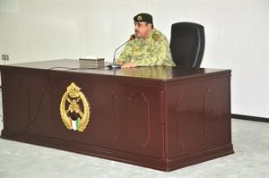 اللواء الركن مهاشم الرفاعي خلال اللقاء﻿