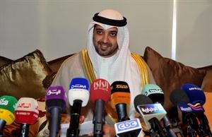 وزير الاعلام الشيخ محمد العبدالله متحدثا في المؤتمر الصحافي﻿