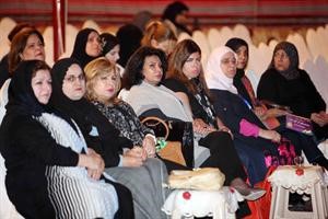 حضور نسائي في مقر الغريب