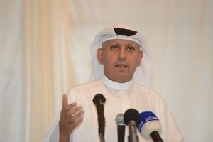 الرازي بدر المضف متحدثا في الندوة﻿