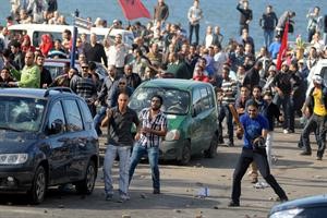  واشتباكات بين المؤيدين والمعارضين في الاسكندرية امس افپ
