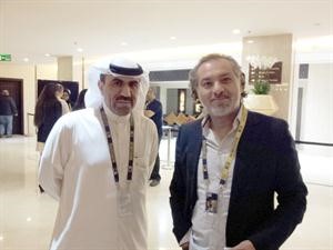المخرج حاتم علي مع الزميل مفرح الشمري في مهرجان الدوحة السينمائي﻿