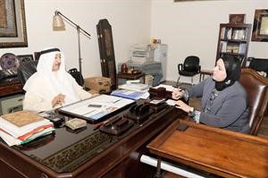 عدنان المطوع متحدثا للزميلة رندى مرعي

