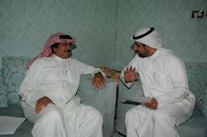 المرشح طه بوربيع متحدثا الى الزميل بدر السهيل﻿