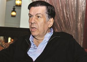 الشريعي لم يغادر العناية وينتظر تقارير أطباء أميركا للسفر للخارج
