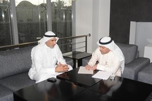 المرشح دخالد الياقوت متحدثا للزميل خالد الشمري﻿