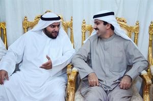 خالد المضاحكة وعلي الراشد خلال استقبال المرشح المضاحكة للناخبين مساء اول من امس﻿
