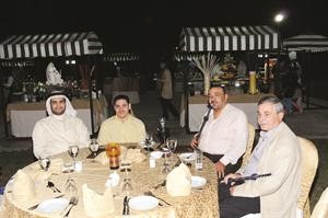 الزملاء اسامة دياب ومسعد حسني ومحمد راتب﻿