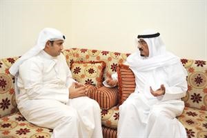 راشد الهبيدة متحدثا للزميل ناصر الوقيت سعود سالم