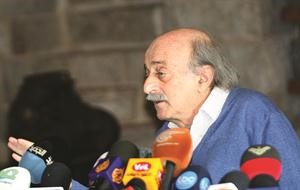 النائب وليد جنبلاط خلال مؤتمره الصحافي في المختارة امسمحمود الطويل﻿