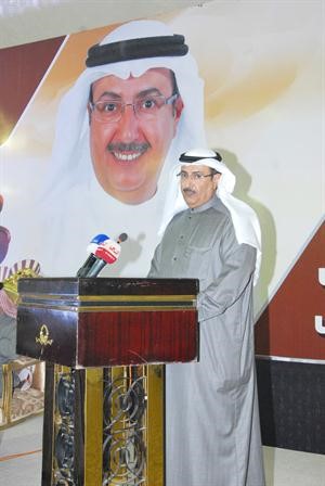 المرشح راكان بن حثلين مخاطبا الحضورعباس مكحل