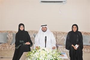 مرشح الدائرة الثانية خالد المضاحكة خلال حديثه في الندوة النسائية