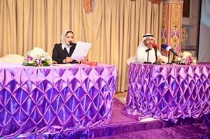 ناصر المري خلال ندوته النسائية
