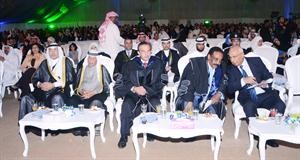 العم ناصر الساير ورجا حجيلان مع الحضور في الحفل﻿
