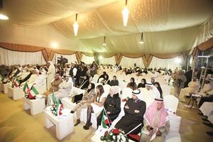 جانب من الحضور خلال افتتاح مقر المرشحة عبير الفواز﻿