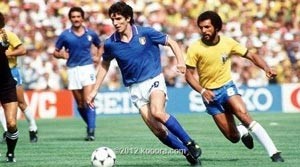 كرة القدم العالمية لا تزال تدفع ثمن هزيمة البرازيل في 1982 في احدى أكثر المباريات تأثيراً بتاريخ الرياضة العالمية