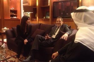 كيم كارديشيان مع السفير الاميركي ماثيو تولر