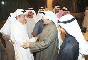 ويستقبل الحضور﻿