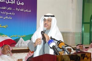 مبارك الخرينج متحدثا الى ناخبي الدائرة الرابعة﻿