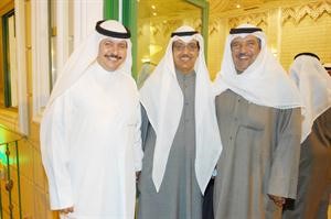 الخرينج متوسطا بعض ناخبيه﻿